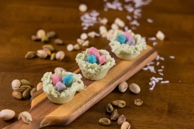 pistachio easter nest desserts